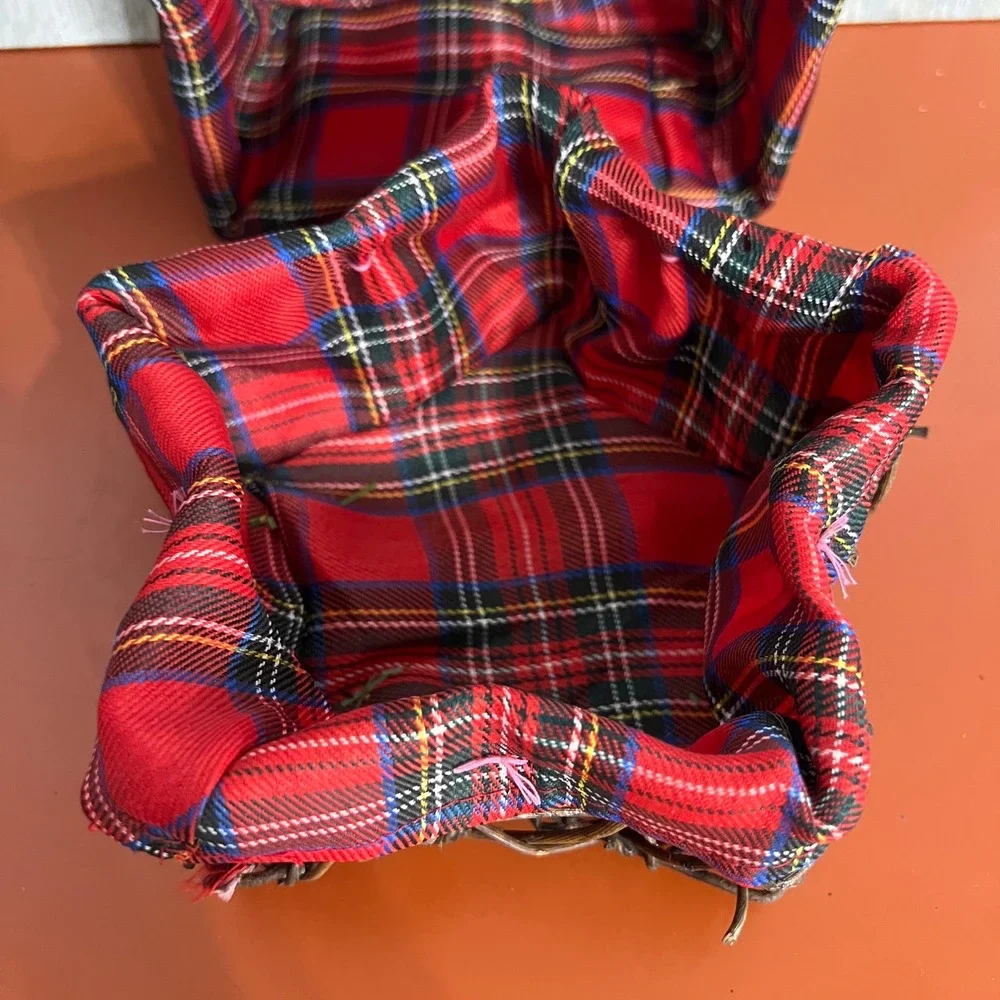 Vintage Star Shaped Grapevine Nesting Baskets Set of 2 Red Plaid Lining Holiday